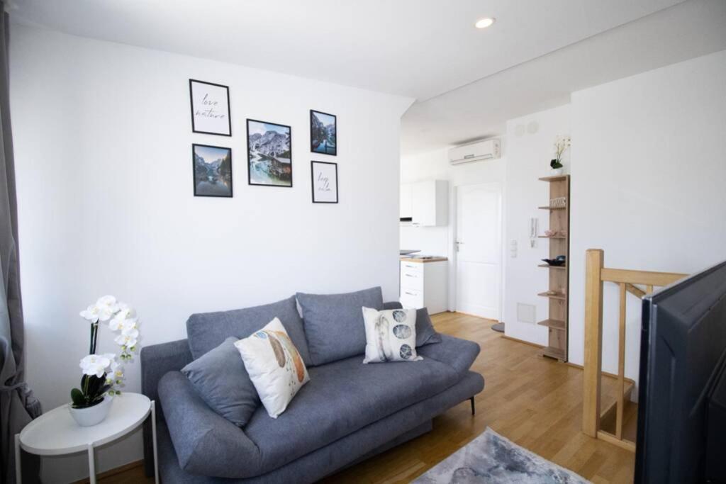 Sunny & Cozy Penthouse With Balcony L Dg4'14 Apartment Wien Ngoại thất bức ảnh