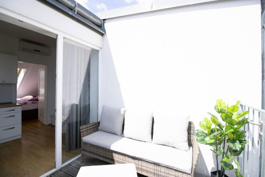 Sunny & Cozy Penthouse With Balcony L Dg4'14 Apartment Wien Ngoại thất bức ảnh
