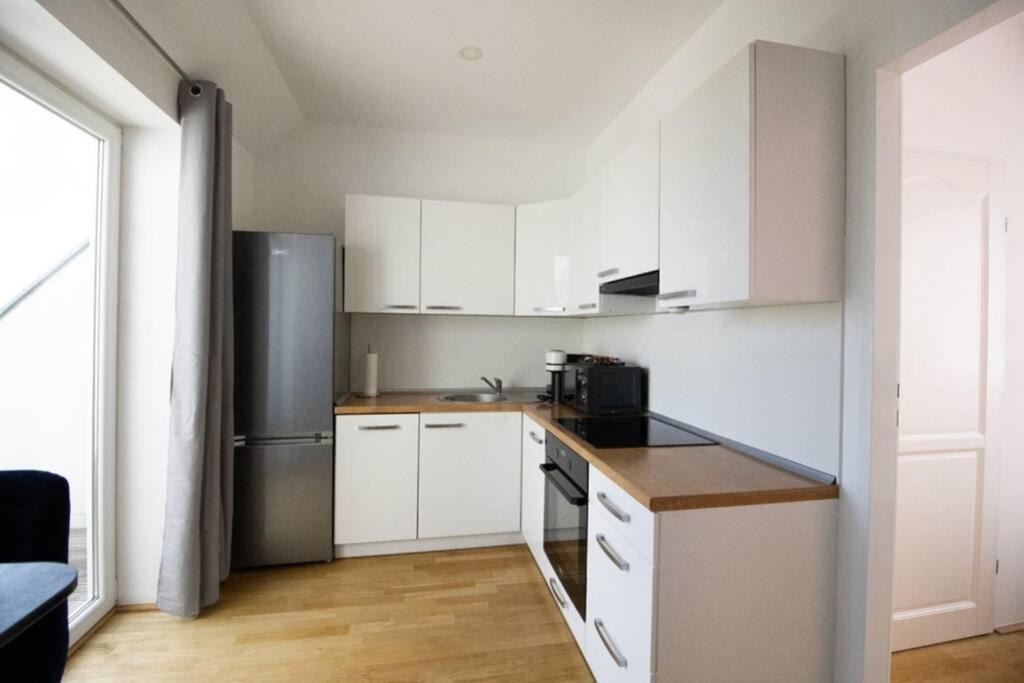 Sunny & Cozy Penthouse With Balcony L Dg4'14 Apartment Wien Ngoại thất bức ảnh